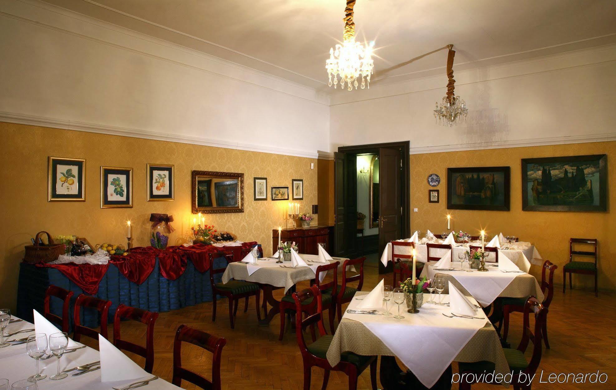 Lezno Palace 餐厅 照片